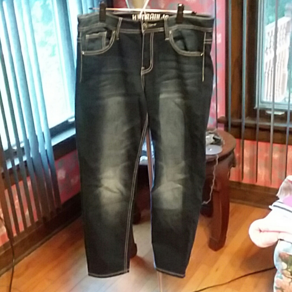 Mid rise curvy, ankle skinny jeans